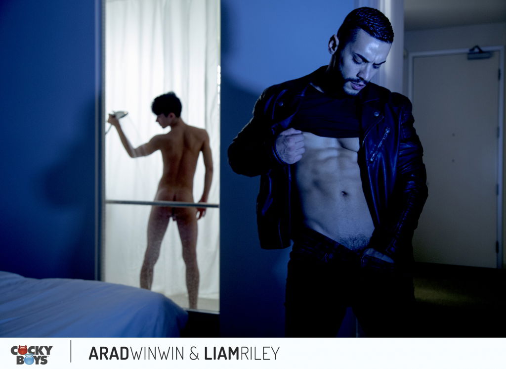 Arad WinWin Fucks Liam Riley