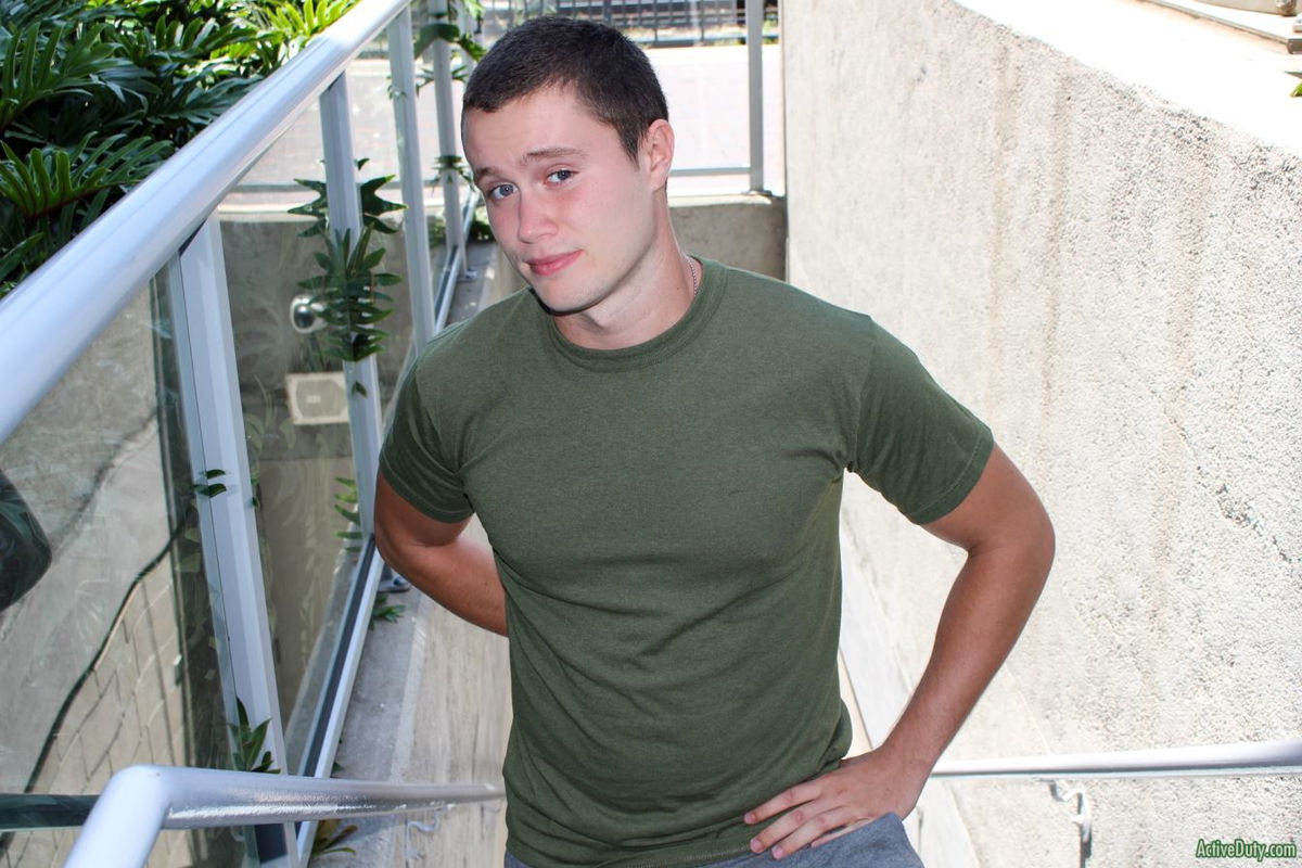 Damien Nichols Jerks Off