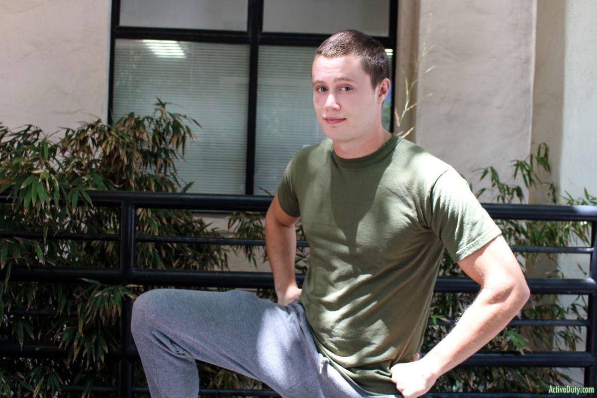 Damien Nichols Jerks Off