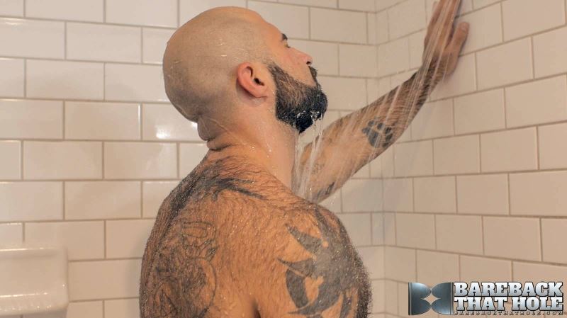 Hairy Bear Atlas Grant Jerks Off