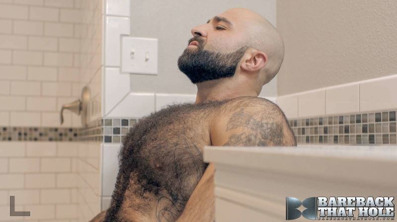 Hairy Bear Atlas Grant Jerks Off