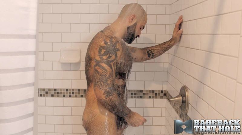 Hairy Bear Atlas Grant Jerks Off