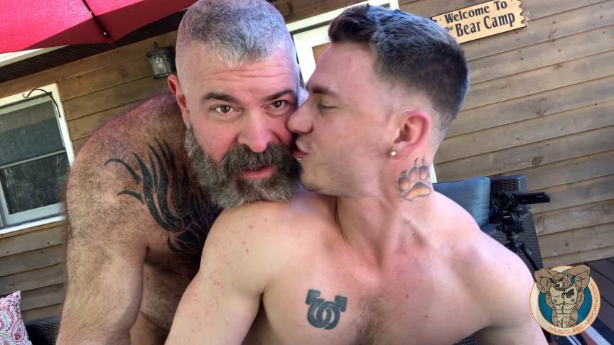 Muscle Bear Porn: Bear Bait with Mac Savage 2