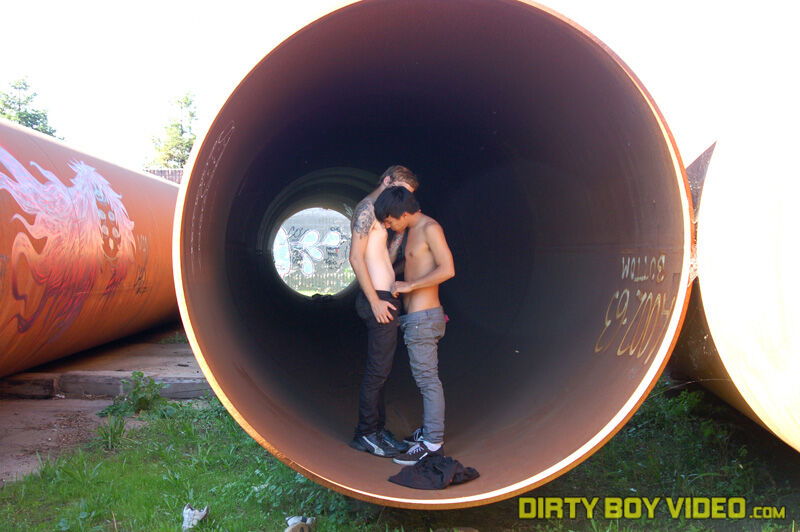 DirtyBoyVideo: Public Sex 3 Way