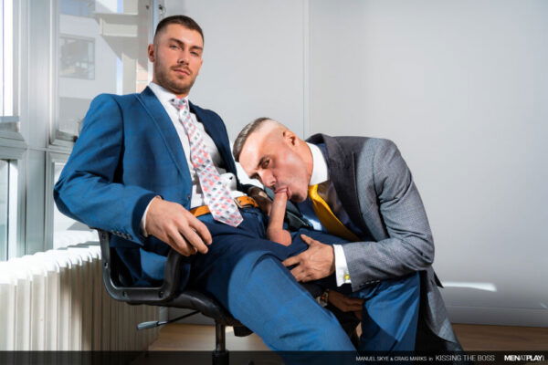 Kissing The Boss: Craig Marks & Manuel Skye - MenAtPlay 1