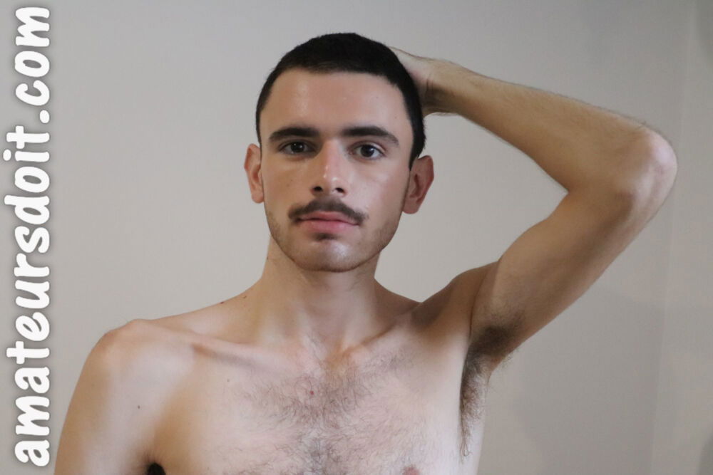 Angelo Jerks Off For Amateurs Do It