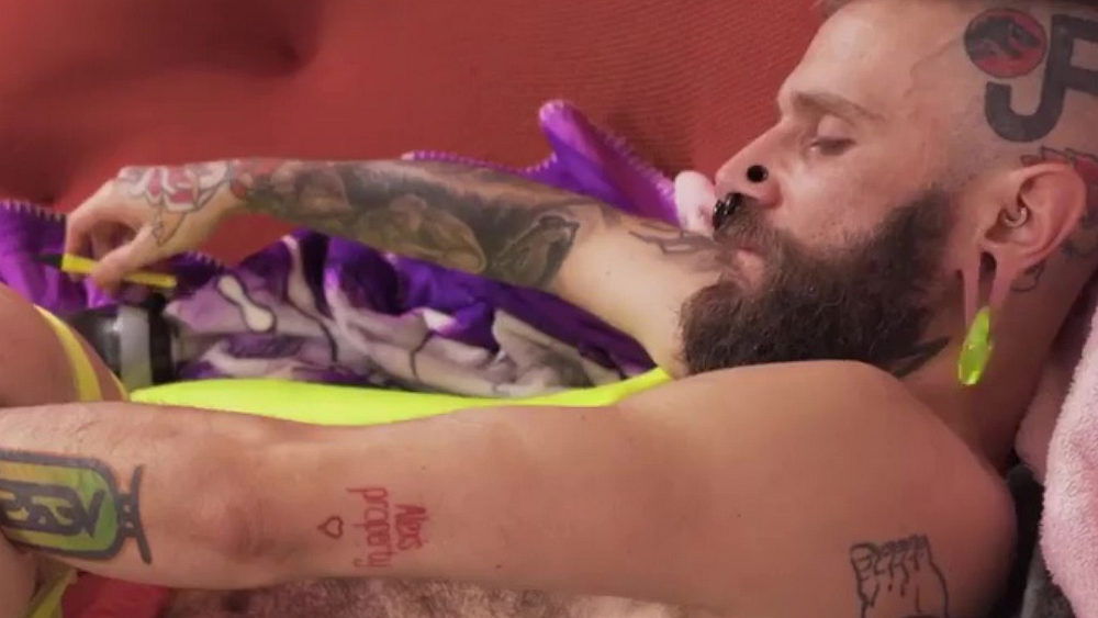 French Tattoo Artist Verso Pleases Fisting Star Axel Abysse 6