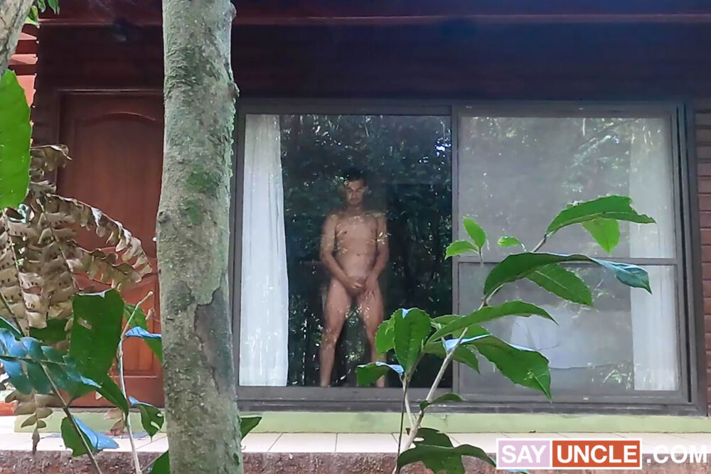 Latin Leche Numero 216 - Leo Jerks Off 1