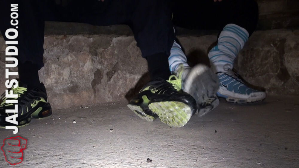 Sneakers & Cum: Miguel Bryan & Juan XXL