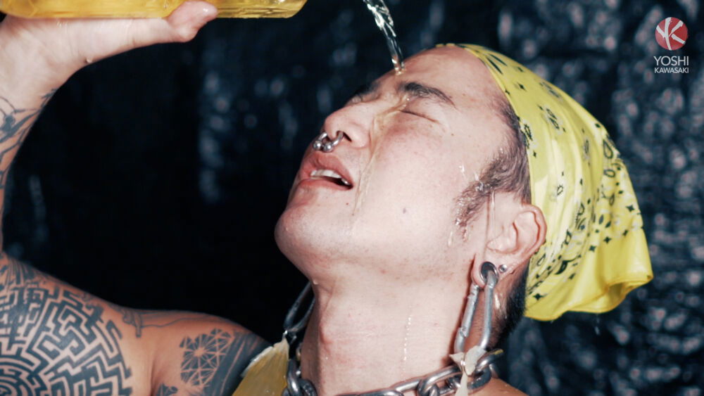 Yoshi Kawasaki Plays With His Own Piss 1