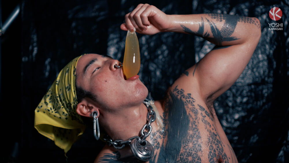 Yoshi Kawasaki Plays With His Own Piss 4