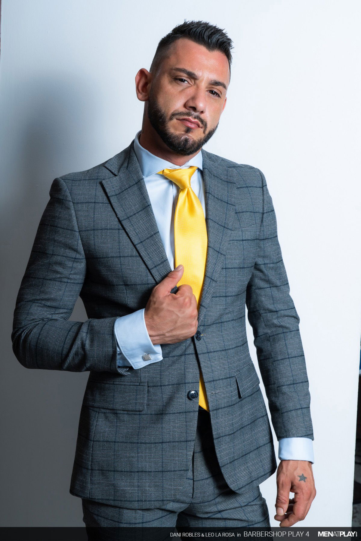 Barbershop Play: Dani Robles & Leo La Rosa 1