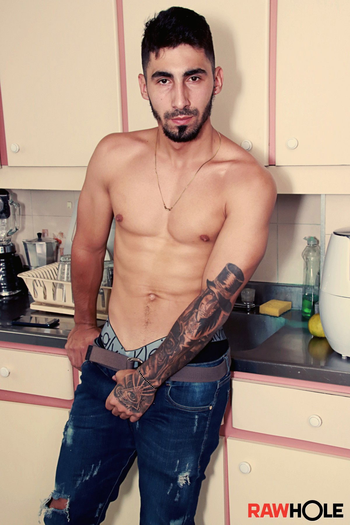 Julian Shoots A Load Of Cum At Raw Hole