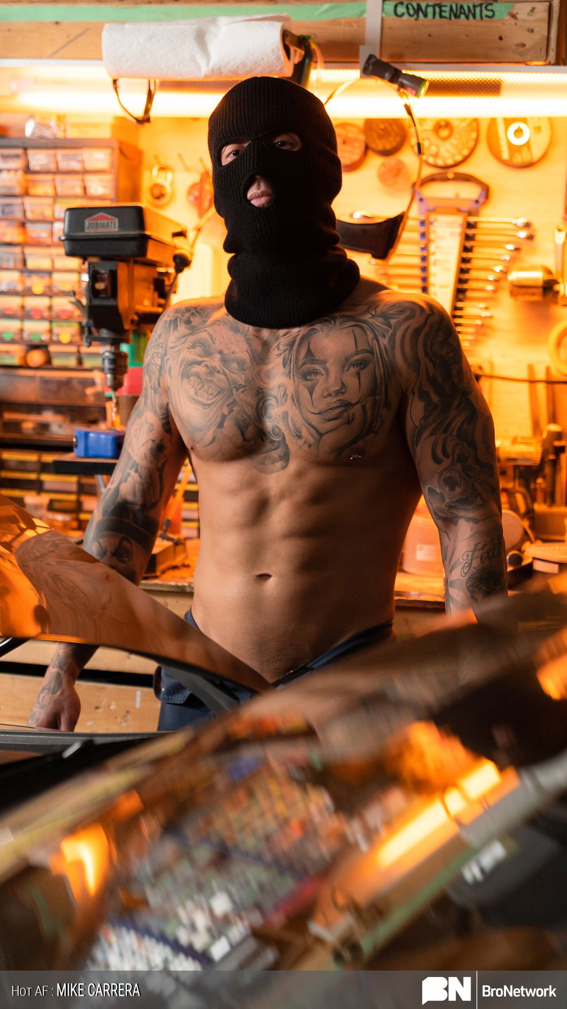 Mike Carrera Jerks Off Fro Masqulin's Hot AF 5