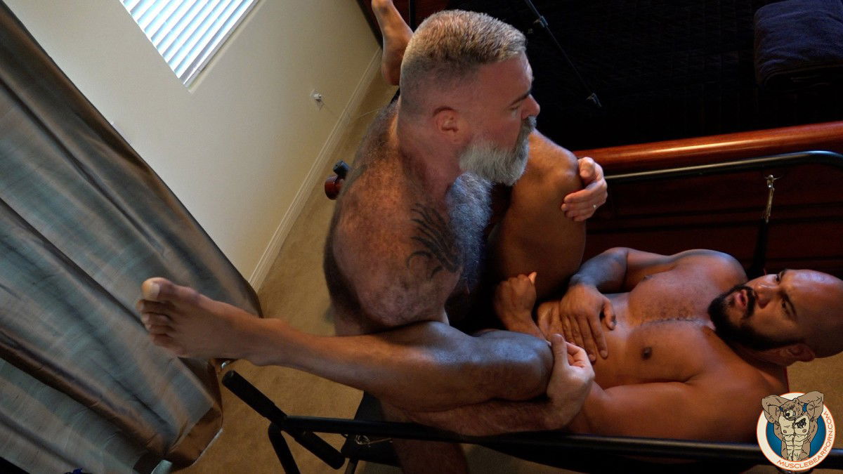 Muscle Bear Porn: Trent Ryder & Will Angell 2