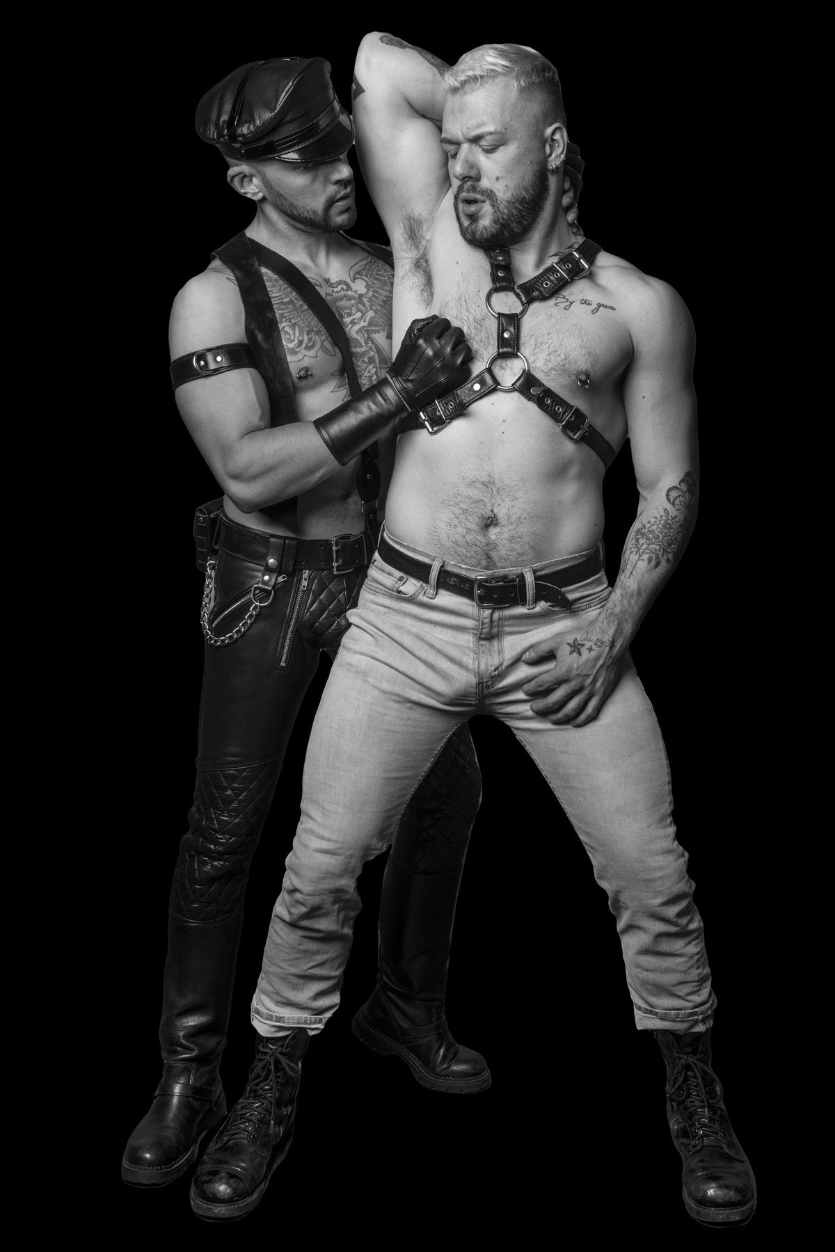 Gunnar Gates Serves A Hot Leather Master 8