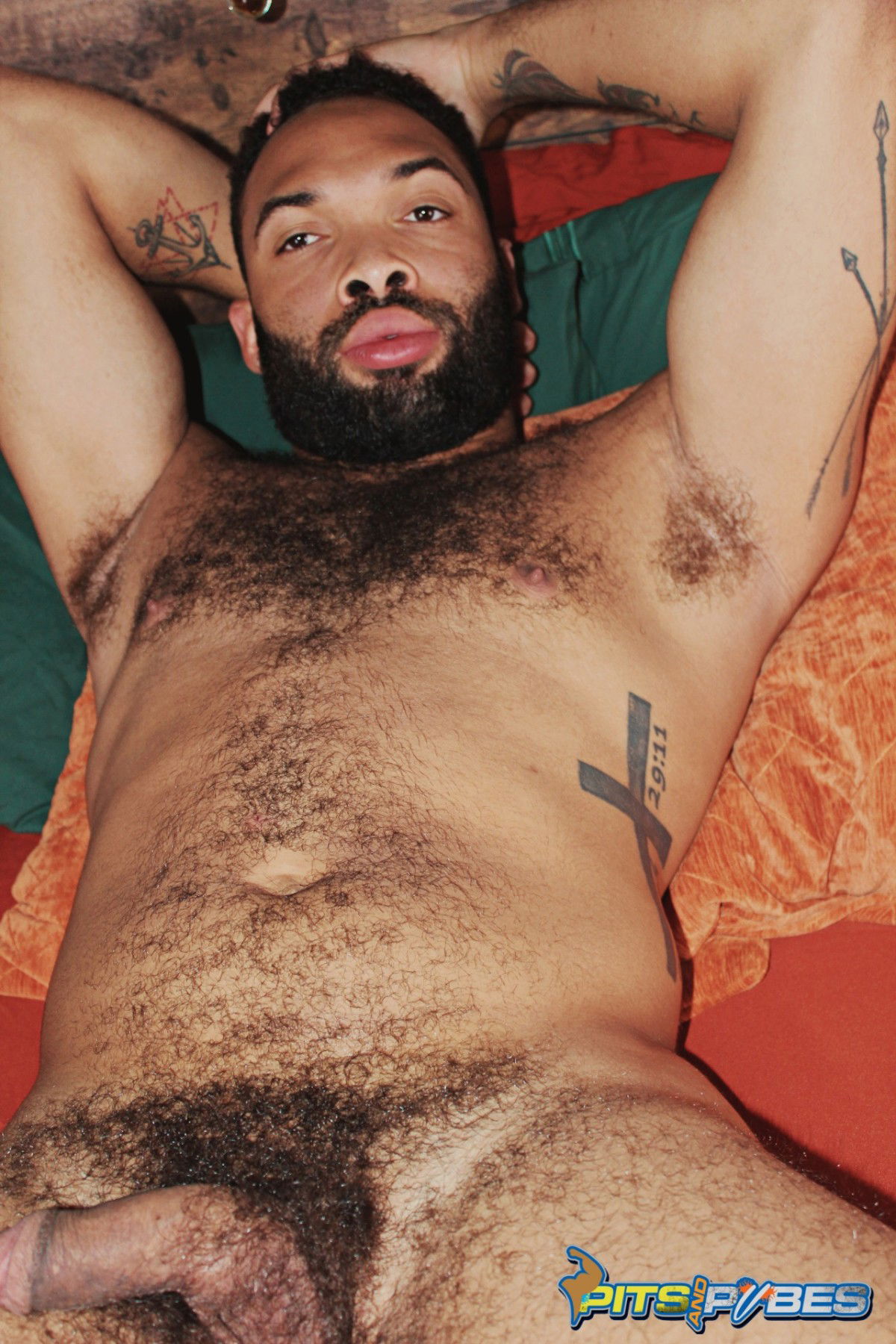Marqui Thompson Enjoys His Sweaty, Hairy Pits 1