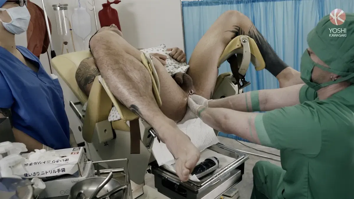 Axel Abysse Finds A Doll In Yoshi Kawasaki's Ass 3