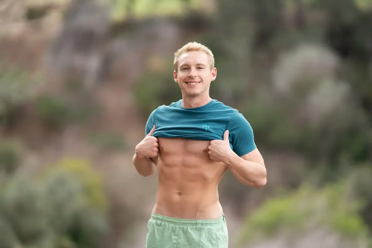 Grayson Makes His Debut At Sean Cody