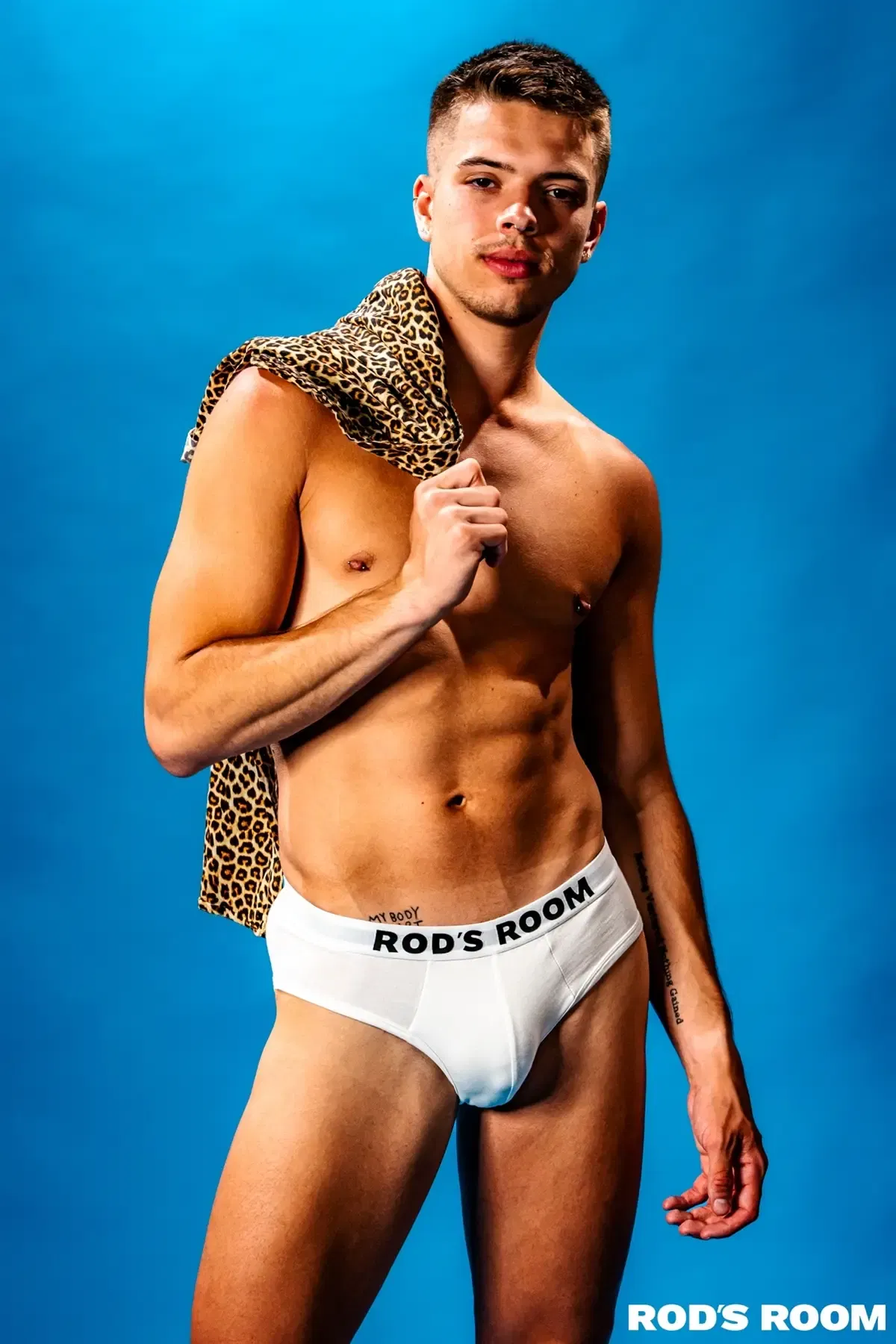 Trevor Brooks & Evan Knoxx - Bareback For Rod's Room 1