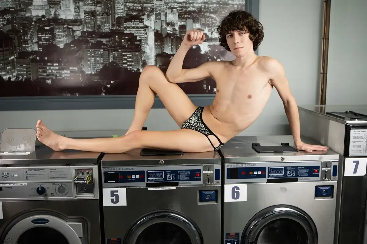 Sit And Spin: Cristiano & Malik Delgaty 1