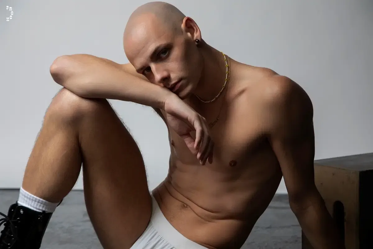 Sexy Skinhead Bambi Shakes The Studio Of Frock The World 4