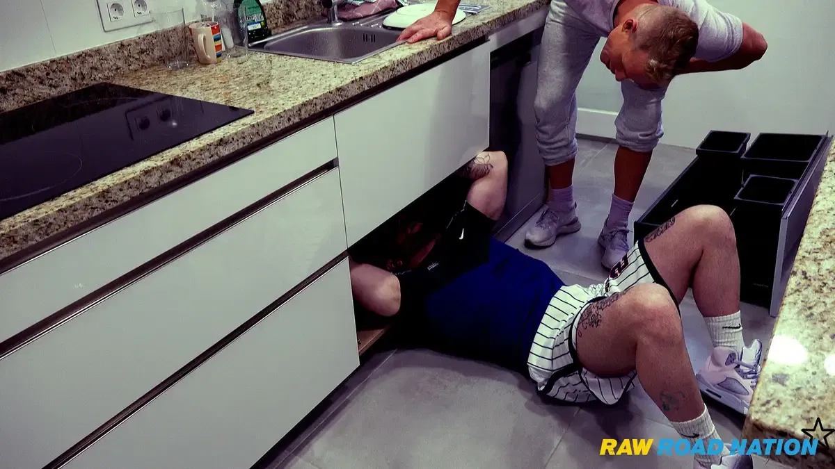 Aaron Mark Gets Fucked By Hot Plumber Manuel Scalco