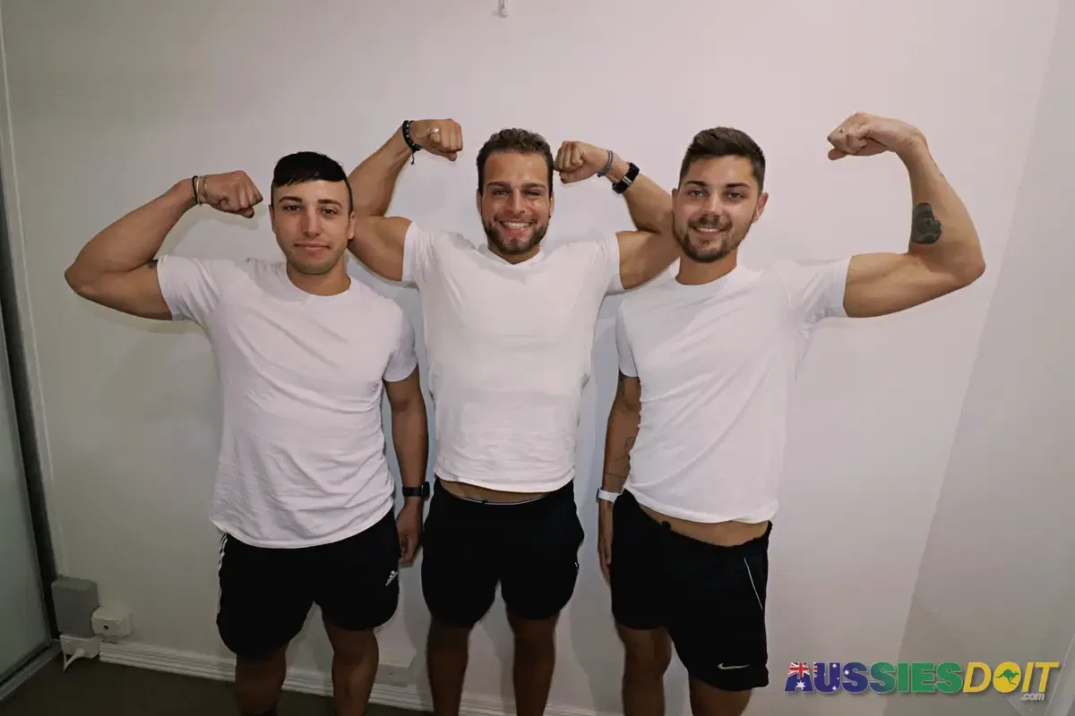 Hot  Aussies Kandy Kane, Valentino & Billy Ocean Do It 1