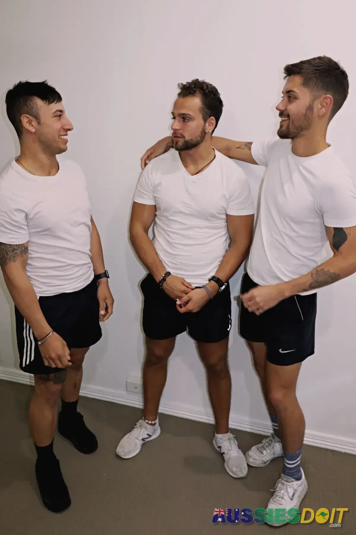 Hot  Aussies Kandy Kane, Valentino & Billy Ocean Do It 6