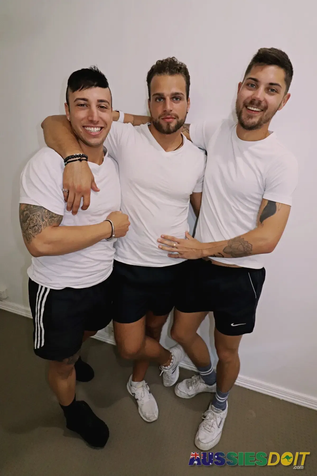 Hot  Aussies Kandy Kane, Valentino & Billy Ocean Do It 7