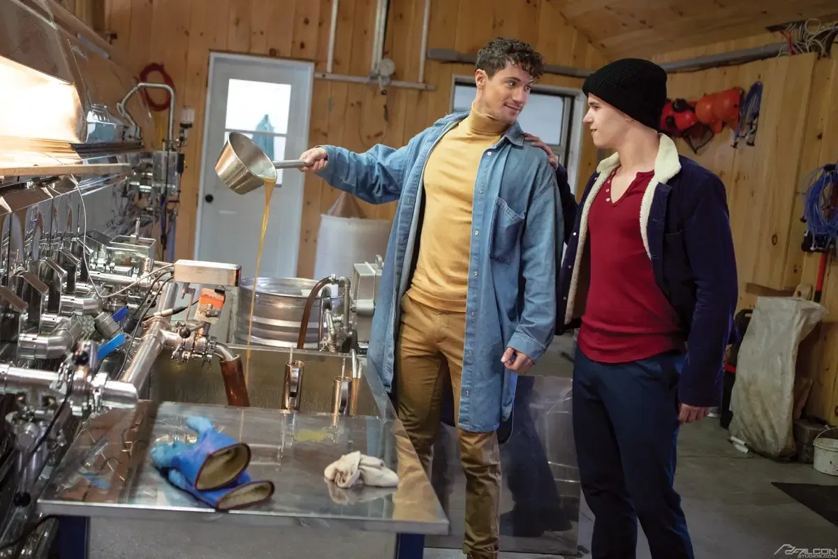 Sugar Shack - Scene 1: Skyy Knox & Maverick Sun 5