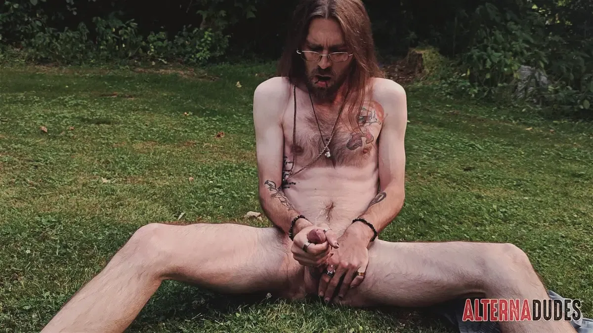 Bearded Squirrel Jerks Off At Alternadudes 9