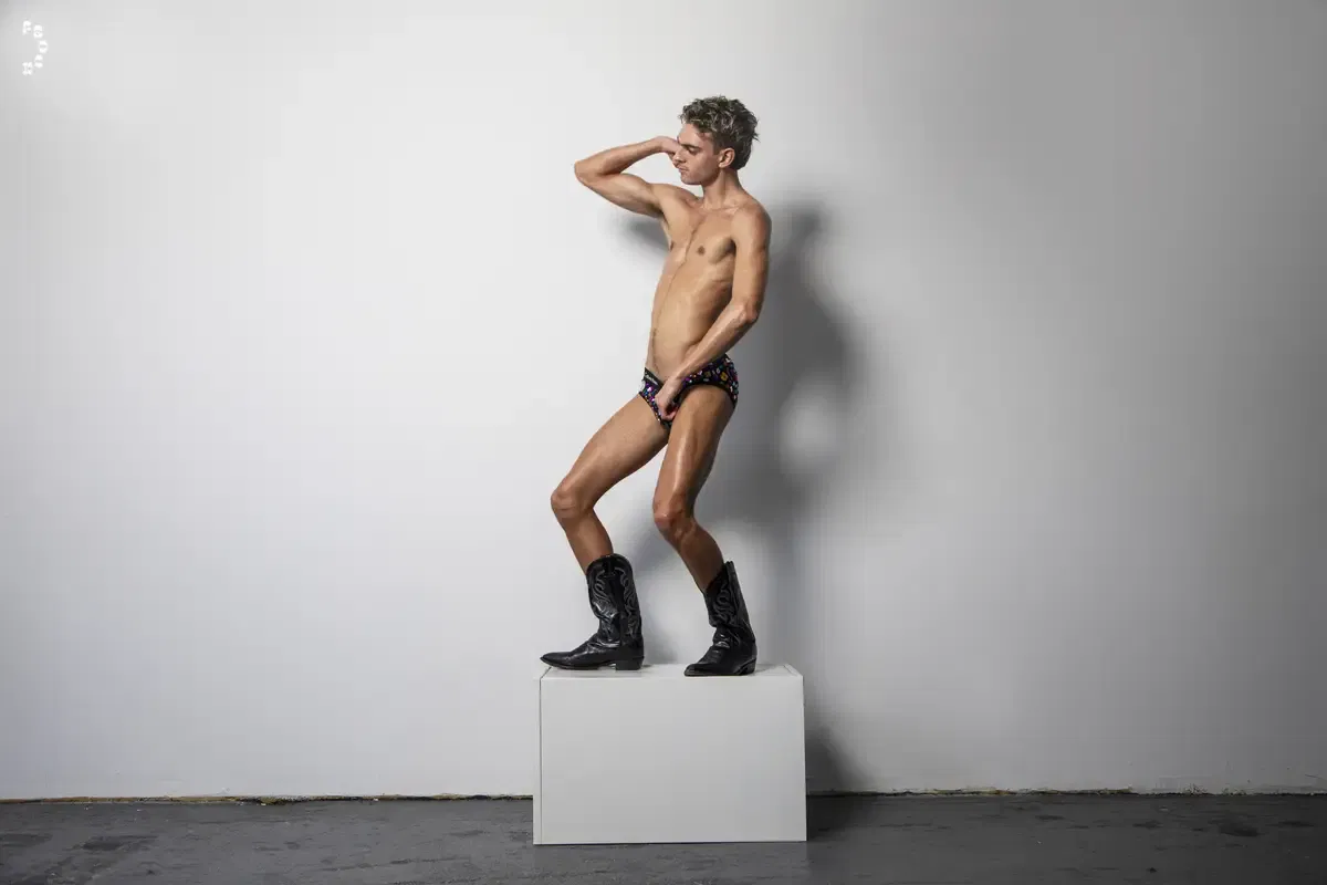 Go Boy Go – The Honky Tonk Hooker 5 Go Boy Go - The Honky Tonk Hooker 5