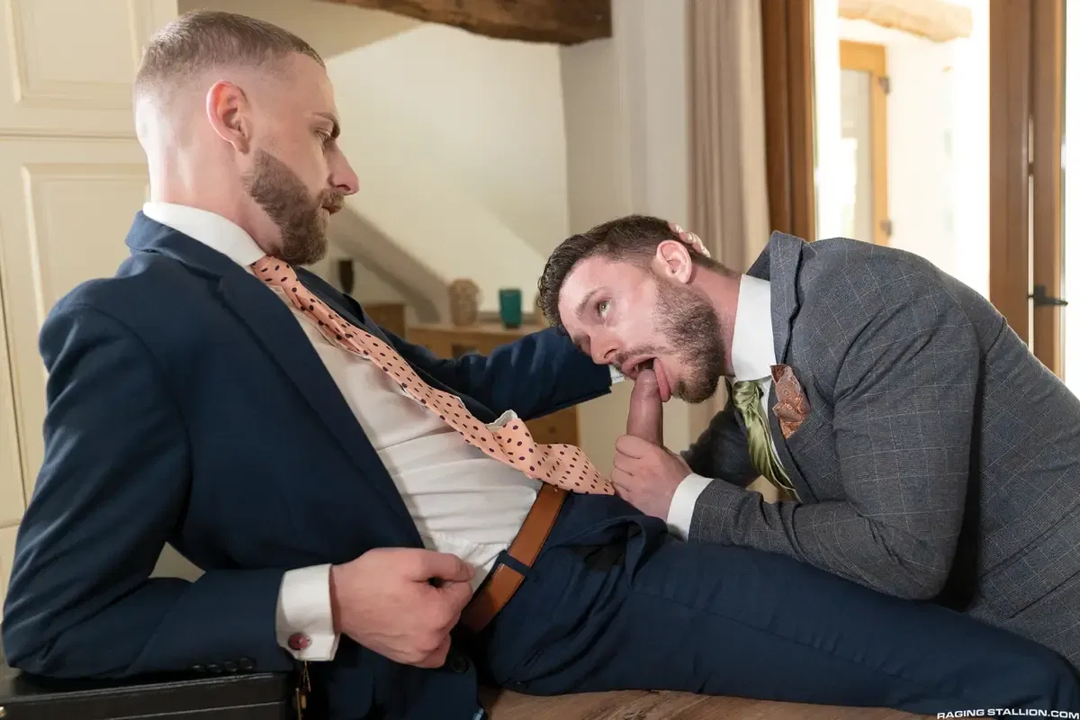 Strong Suit: Manuel Reyes & Zac Johnson – Raging Stallion 5