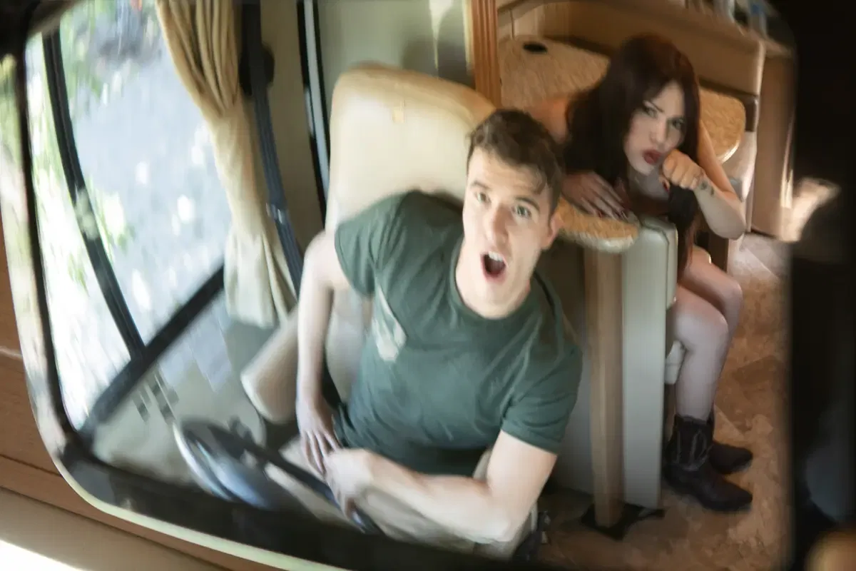 Hitcher Girl Loves Married Ass: Isabella Gomez & Maverick Sun 3