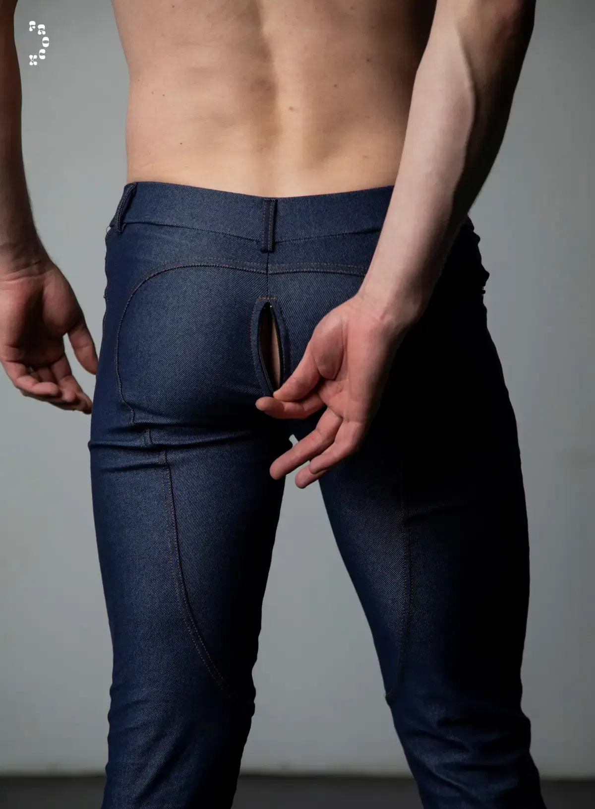 Leo Rush: Hypno Training Session - Frock The World 4