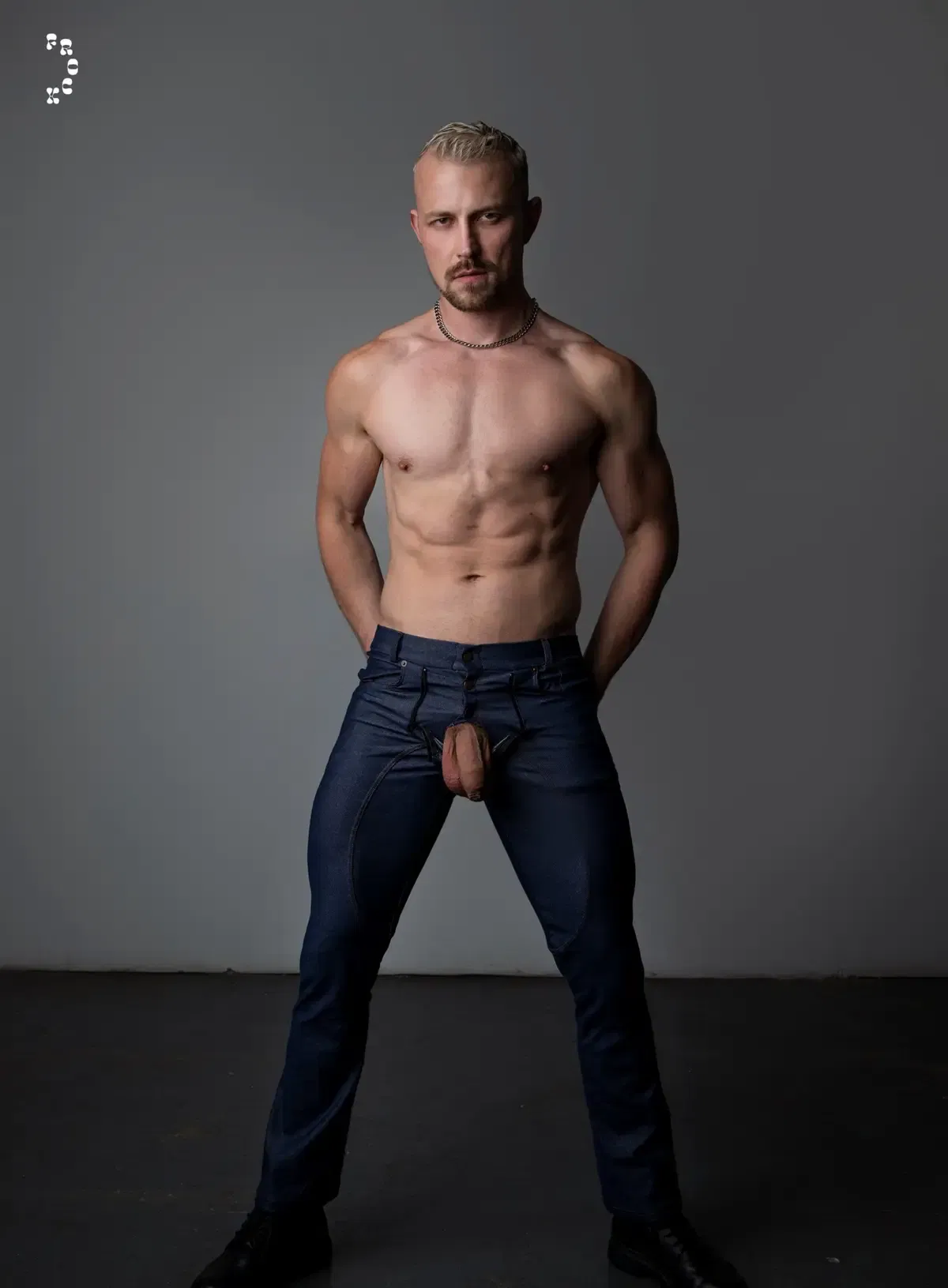 Leo Rush: Hypno Training Session - Frock The World 5