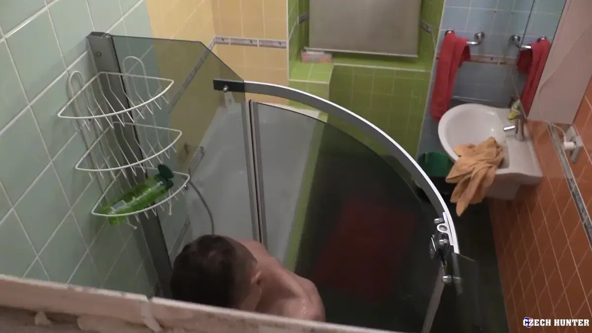 Czech Hunter 707: A Threesome With The Courier 3