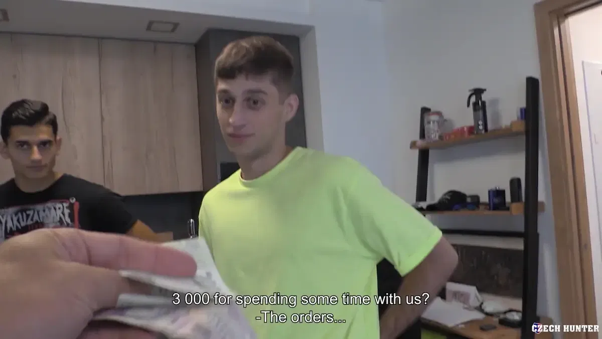 Czech Hunter 709: Threesome With The Pizza Guy 4