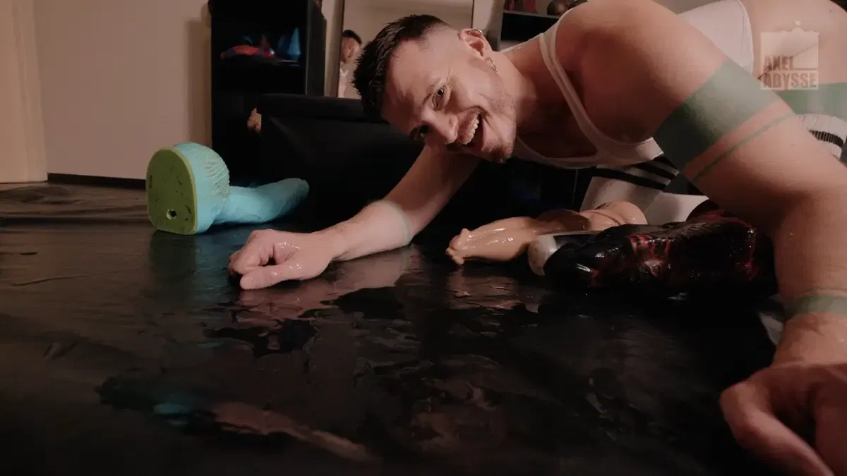 Toy Box - Part 1: Dylain Daniels & Axel Abysse - Gay Fisting 16