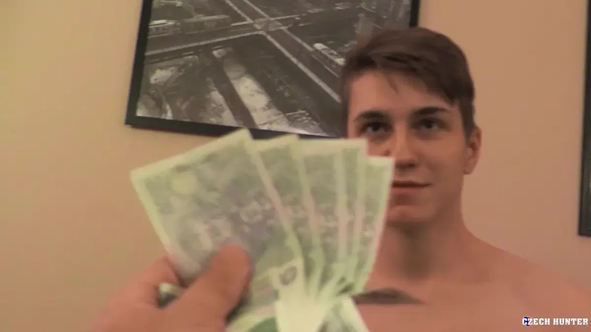 Czech Hunter 713: The Cute Courier 4