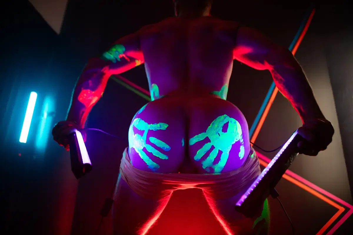 Neon Dreams Cum True: Olivier Robert & Theo Brady 2