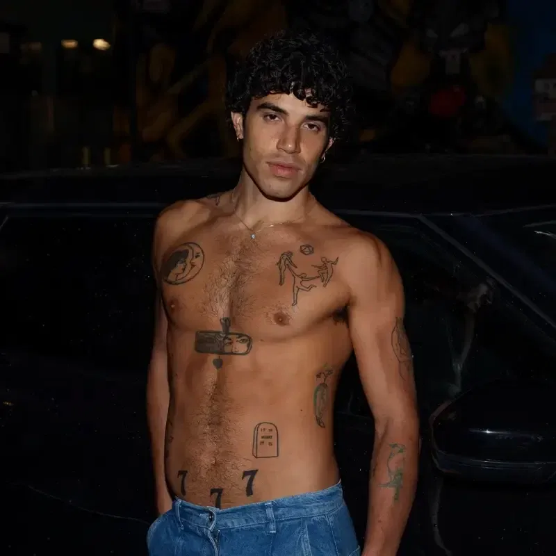 Rubber Fisting Foursome With Axel & Yoshi Night Cruising With Miguel For Frock The World 1