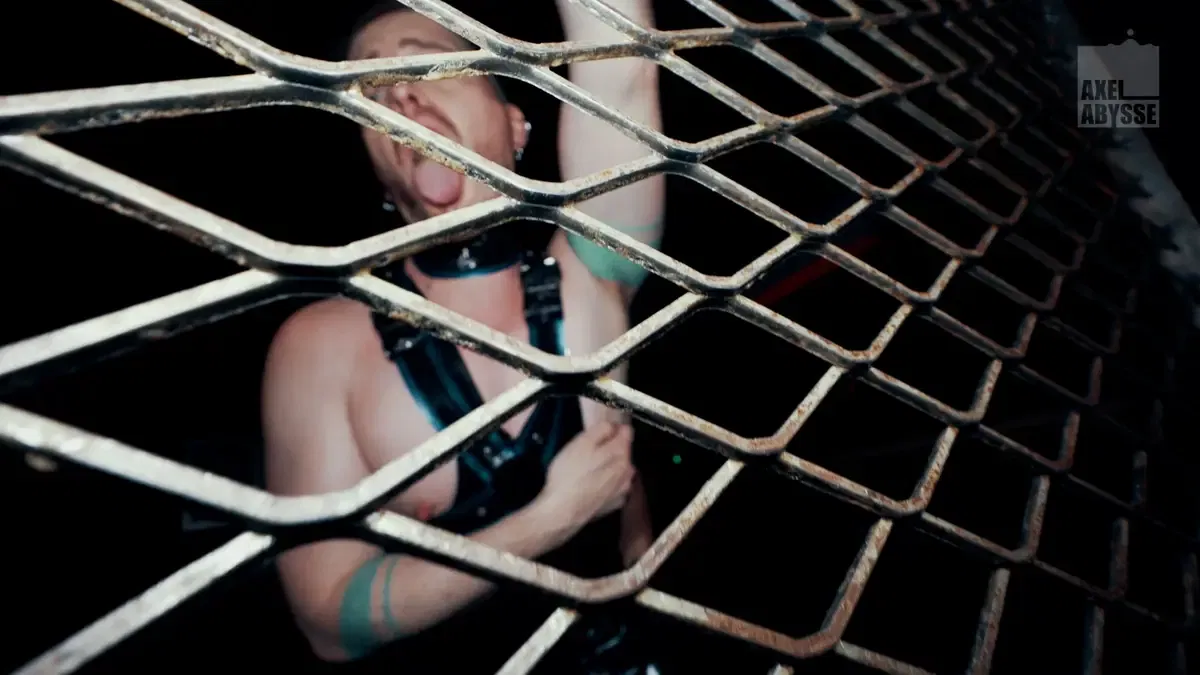 Axel Abysse & Yoshi Kawasaki Reach Fisting & Pissing Climax 10