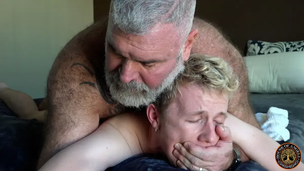 Muscle Bear Will Angell Bangs The Fallen Angel Benny Fox 3