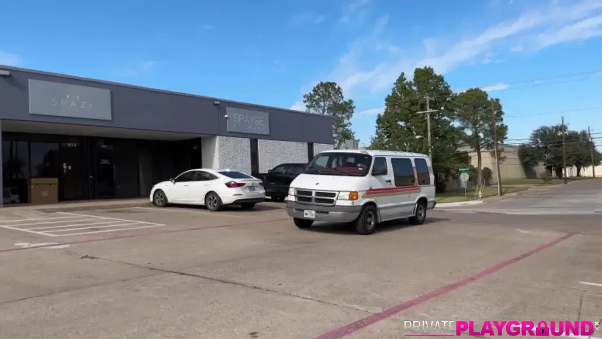 The Lust Van Delivers Bottoms 1