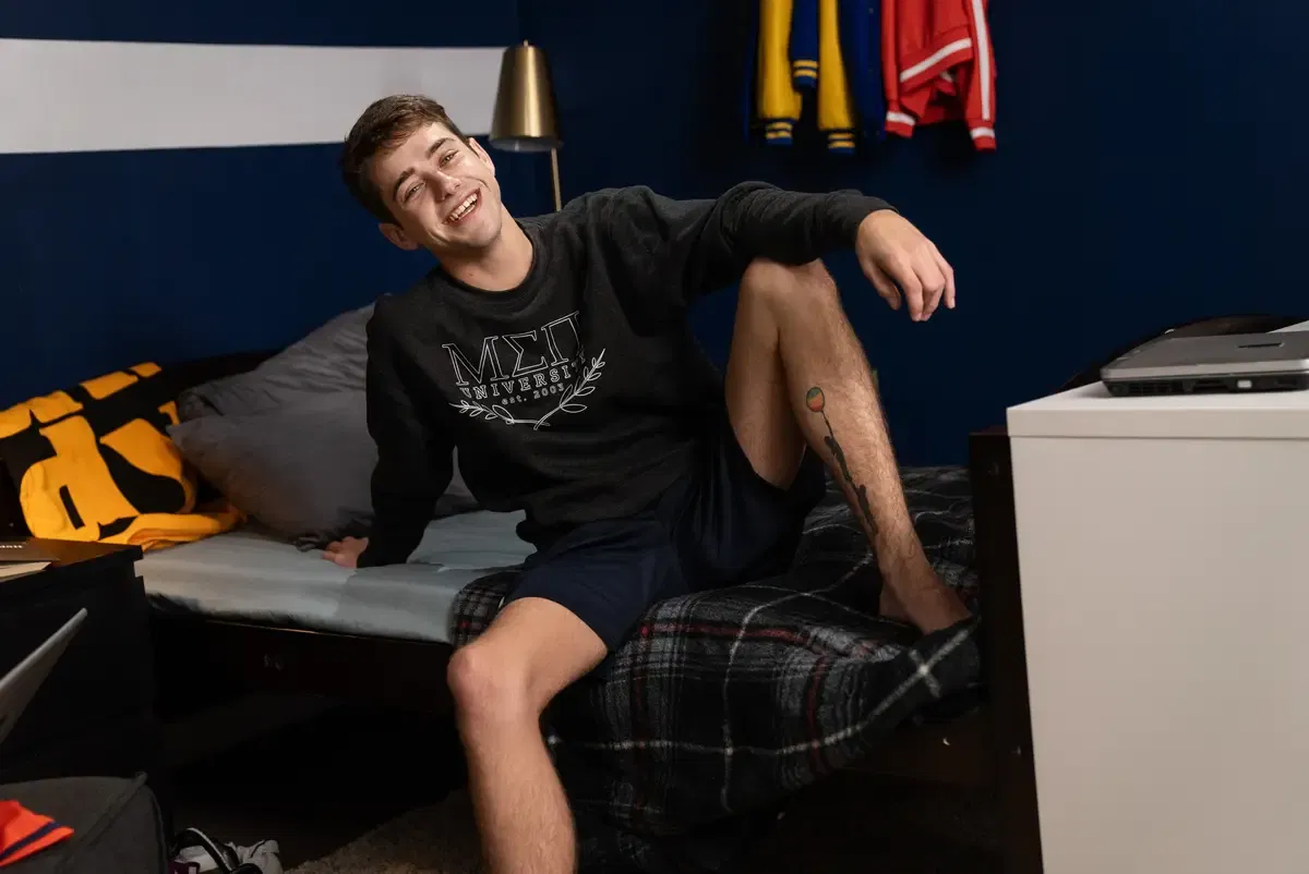 Tied Up Dorm Fuck: Trevor Brooks & Joey Mills