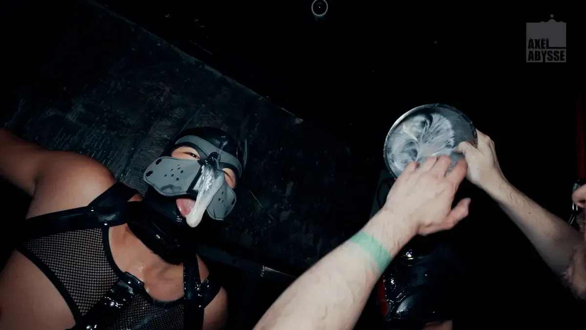 Wall Climbing Fisting Play With Axel & Yoshi 7