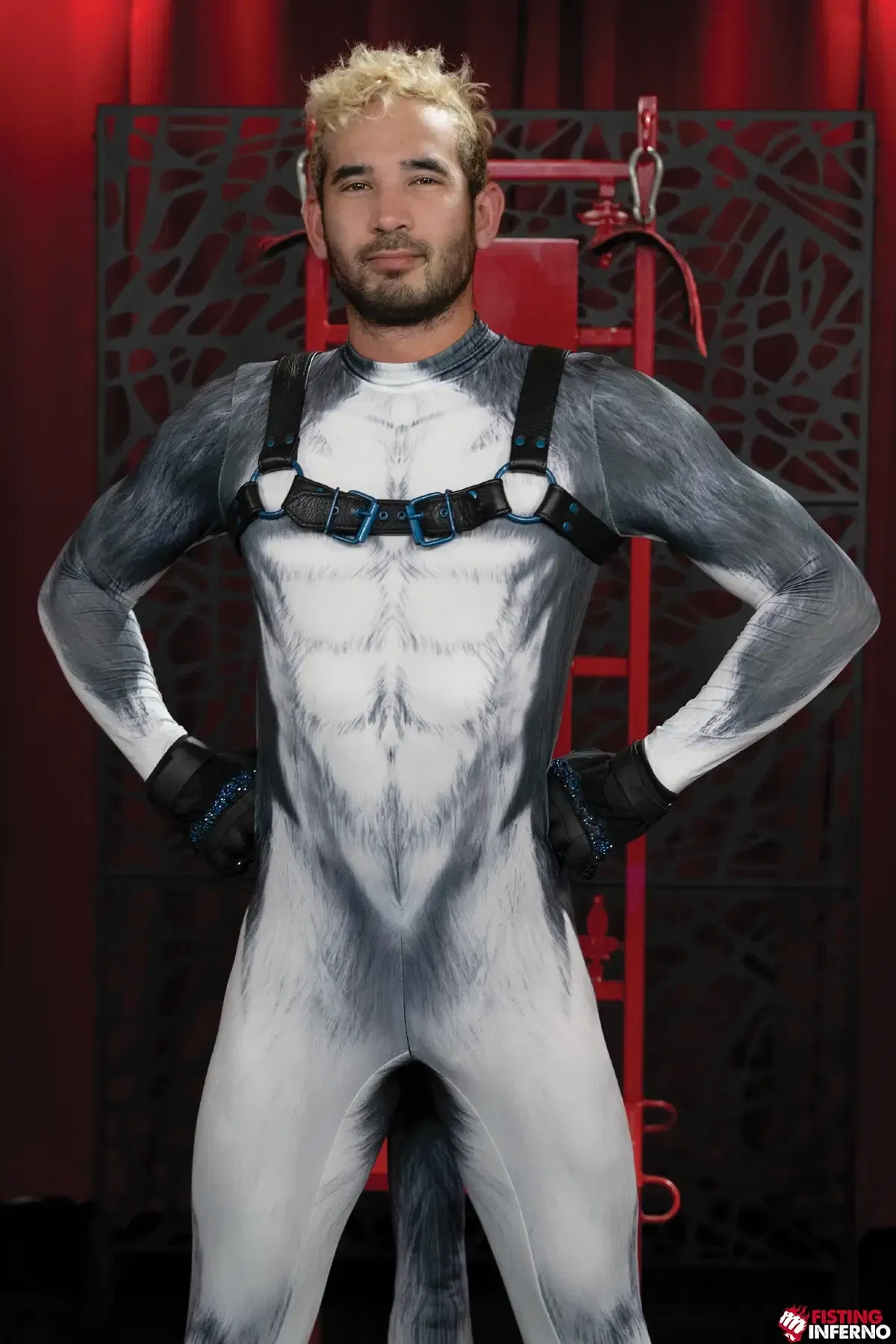 Zac Snow Penetrates Archer Croft's Super Hole With a Fist