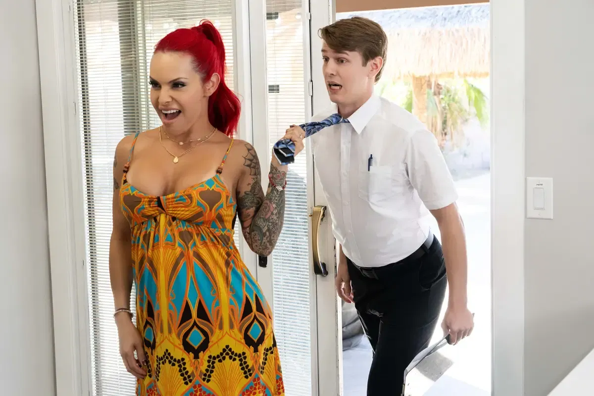 Bored MILF Needs To Cum: Foxxy & Sage Roux 1